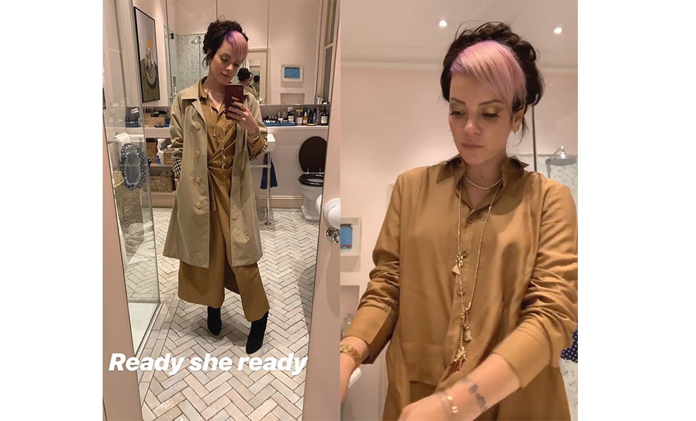 Лили Аллен фото певицы с розовой челкой и в плаще Burberry