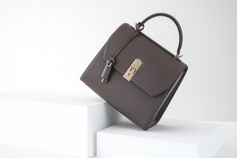 Salvatore Ferragamo создали идеальную универсальную сумку