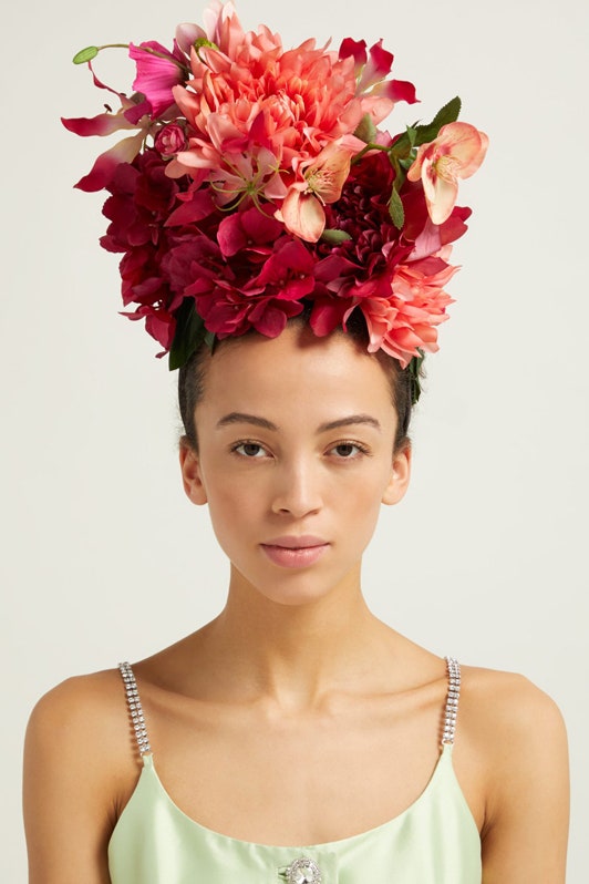Флорист Меган Маркл выпускает украшения для волос фото аксессуаров