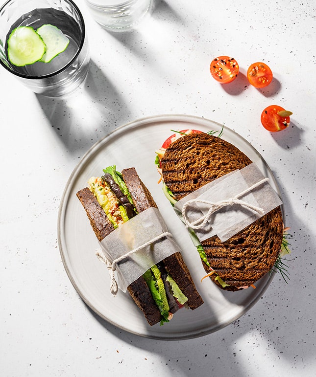 Сэндвич из цельнозерновой муки с овощами Aeromenu by Novikov