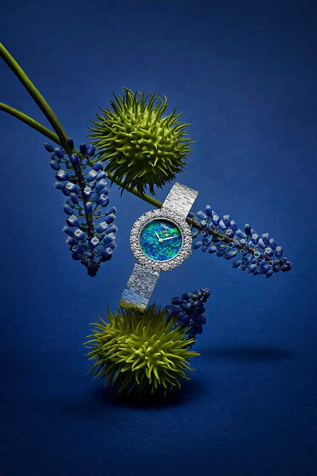 Часы Chopard фото женских драгоценных моделей с самоцветами