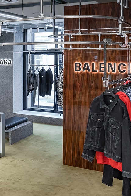 Balenciaga в ЦУМе в Москве фото пространства на третьем этаже