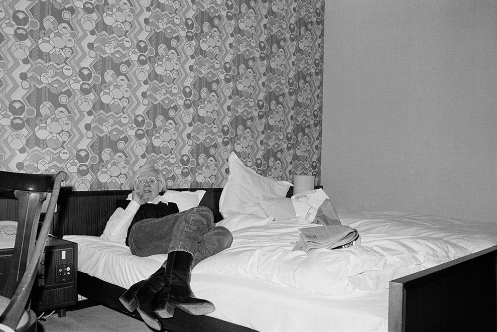 Энди в Hotel Bristol Бонн 1976 © Bob Colacello Vito Schnabel Projects