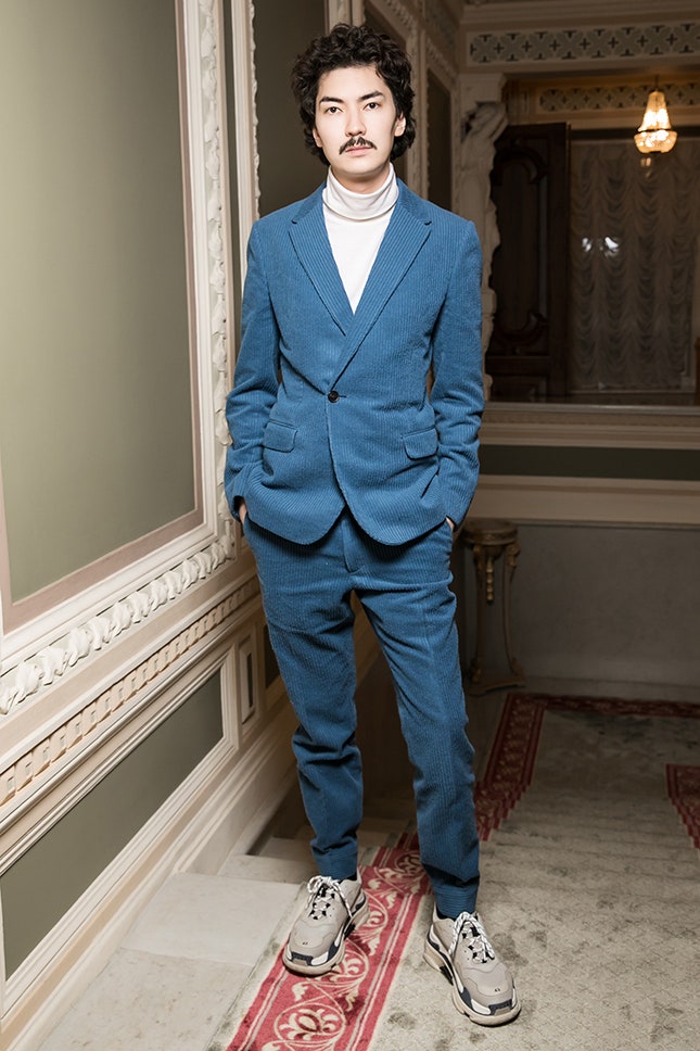 Ариан Романовский в Ermenegildo Zegna XXX на шестилетии интеллектуального клуба «418» в Москве