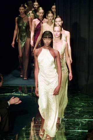 Наоми Кэмпбелл наnbspпоказе Versace весналето 1998.