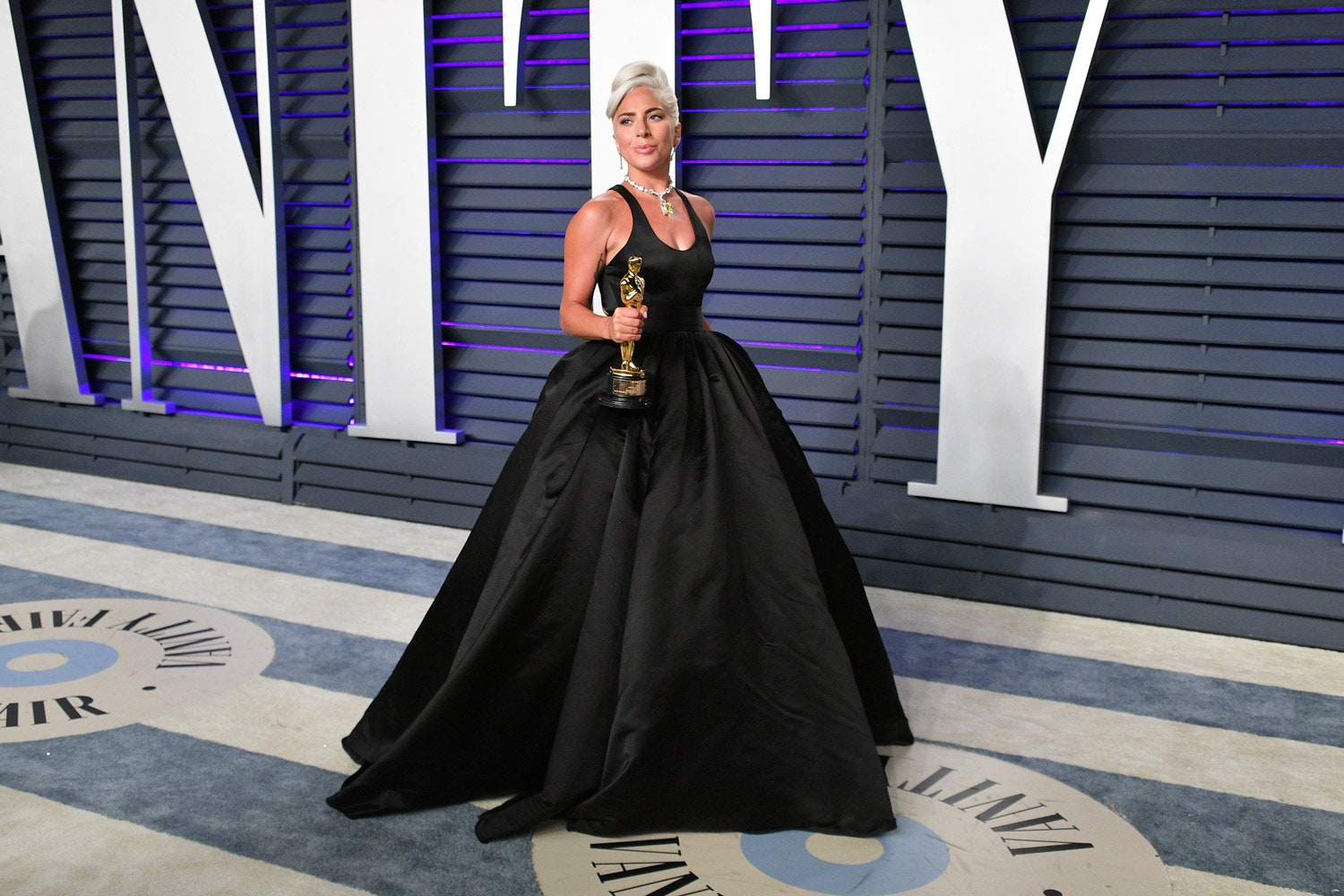 Леди Гага в платье Brandon Maxwell и украшениях Tiffany amp Co.