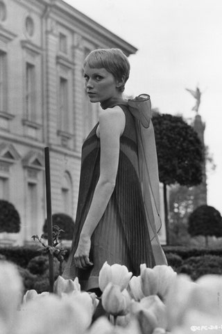 Кадр изnbspфильма «Денди вnbspжеле» 1968.