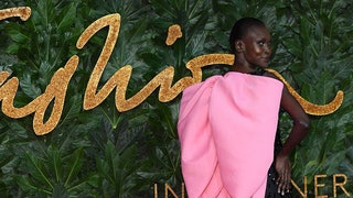 Модные наряды с большими бантами на фото звезд тренд 2019 года