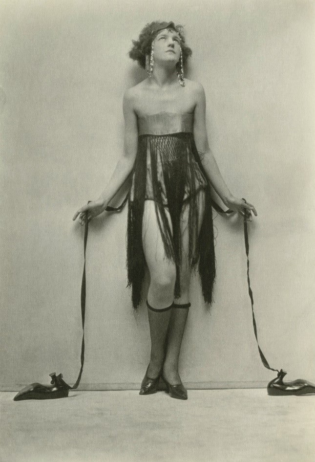 Чарльз Шелдон. Рекламная фотография для Fox Shoes. США 19151920 серебряножелатиновый отпечаток