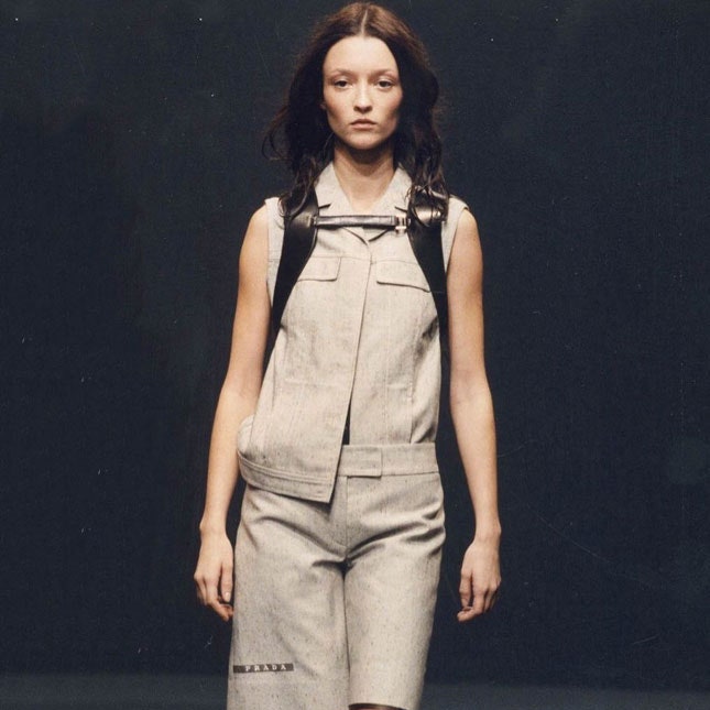 Инстаграм для поклонников Prada 1990-х