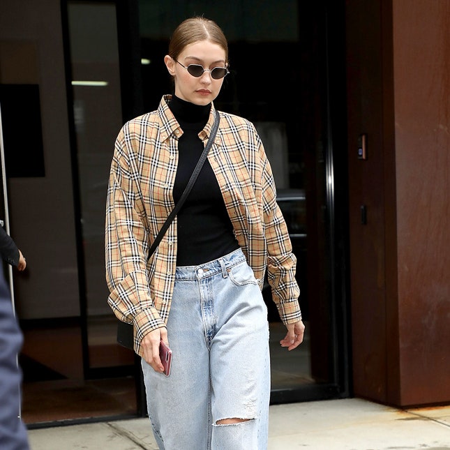 Самые запоминающиеся наряды знаменитостей с клеткой Burberry