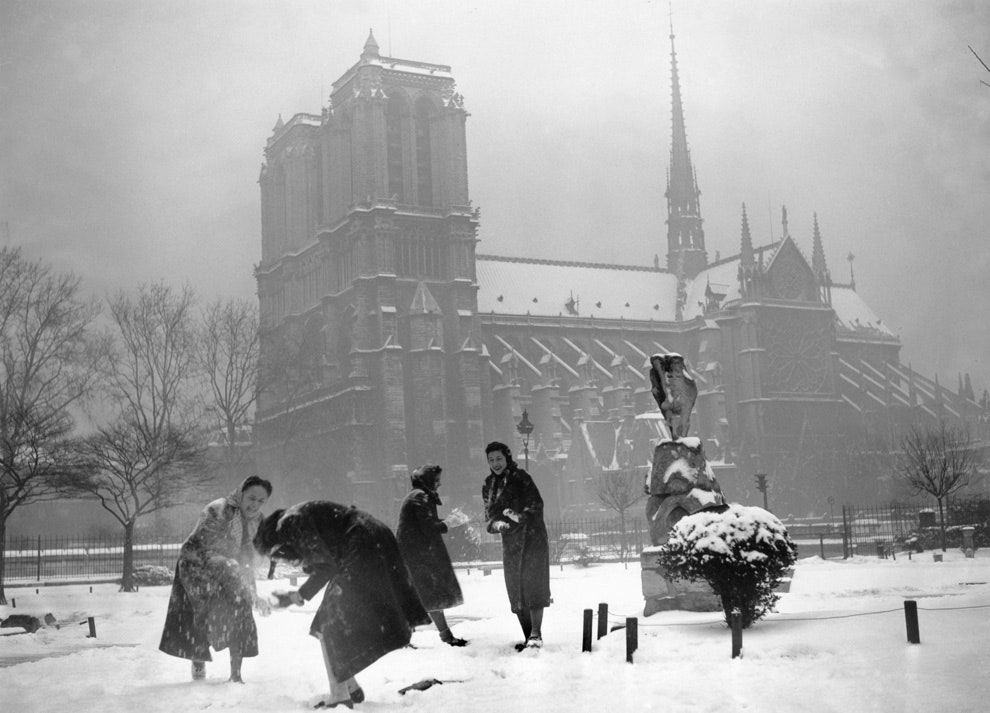 Снежный бой у НотрДамдеПари 1938