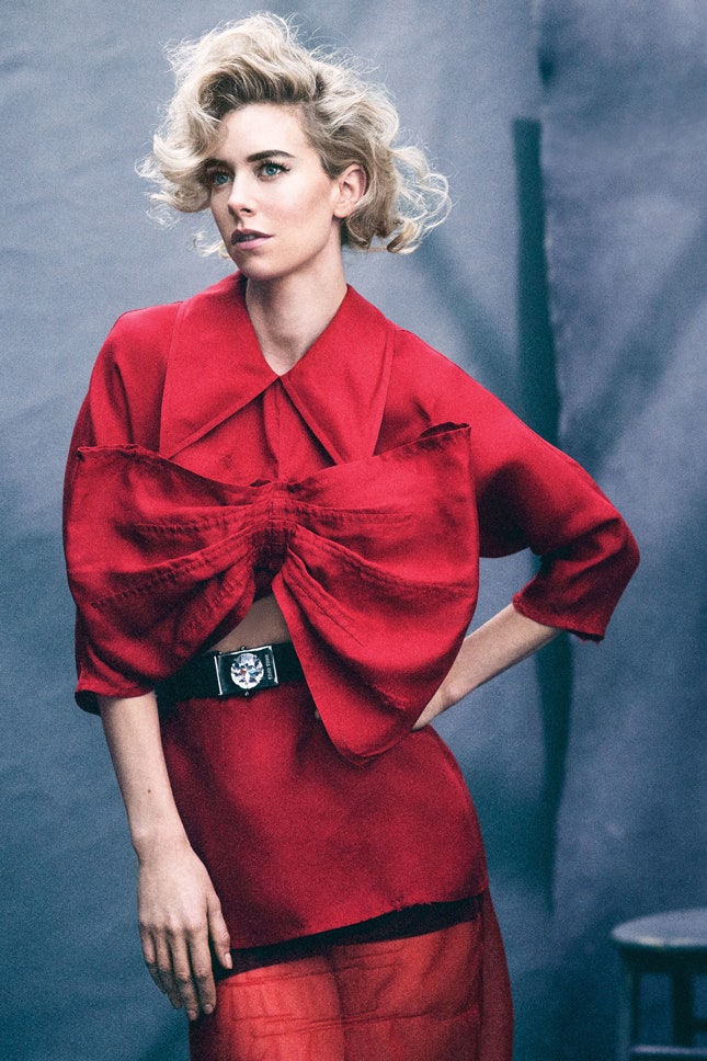Ванесса Кирби в Miu Miu