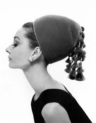 Одри Хепберн для Vogue фотограф Сесил Битон 1964.