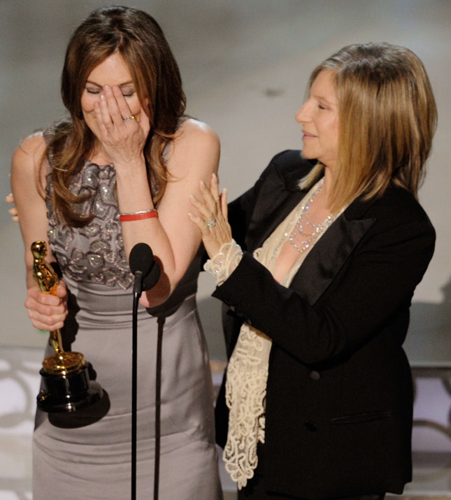Кэтрин Бигелоу и Барбра Стрейзанд на церемонии вручении наград премии «Оскар» 2010