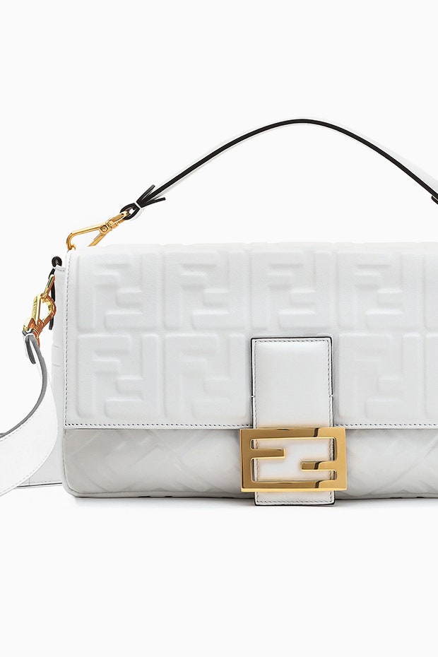 Модная сумка Fendi перевыпускают модель Baguette  фото и детали
