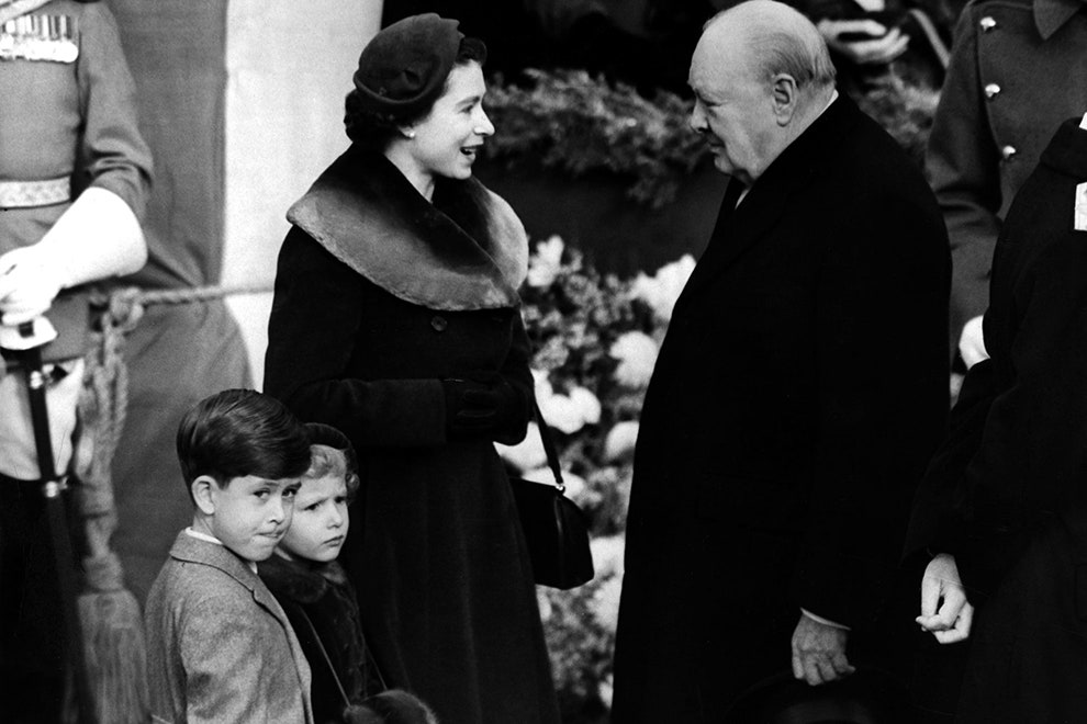 Принц Чарльз принцесса Анна королева Елизавета и Уинстон Черчилль 1953