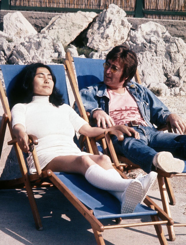 Йоко Оно и Джон Леннон около 1970