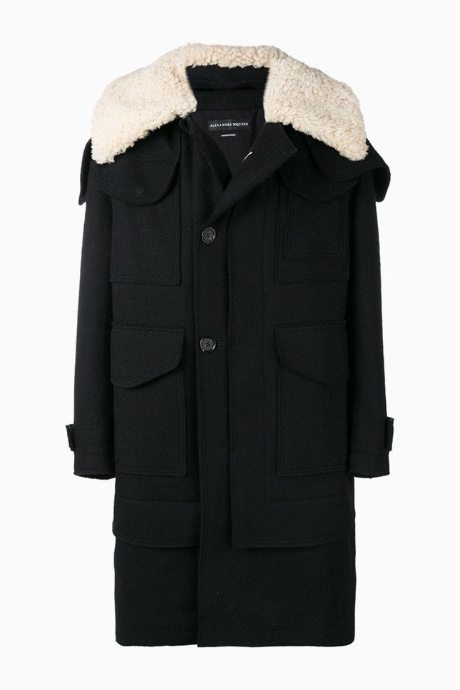 Модное пальто 2018 с воротником из овчины  фото тренда зимы