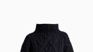 Модный свитер с косичками  фото тренда зимы 2019