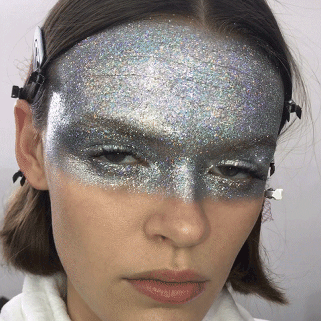 Маска из блесток на показе Givenchy Couture весна-лето 2019