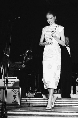 На церемонии Foreign Press Awards в ЛосАнджелесе 1956.
