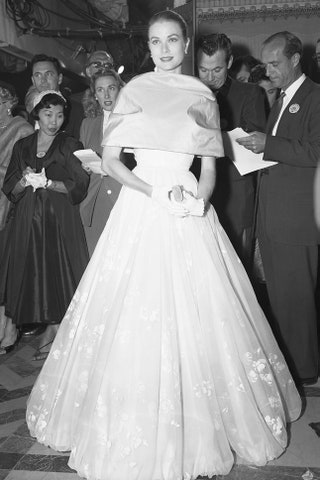 В платье Helen Rose на премии «Оскар» март 1956.