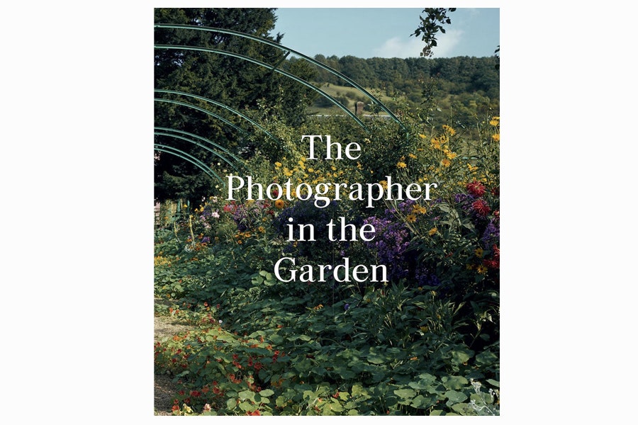 Книга The Photographer in the Garden 36.59 amazon.com