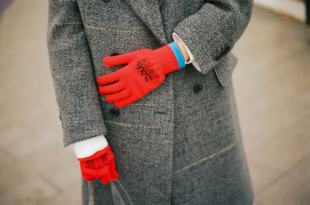 Пальто Calvin Klein 205W39NYC свитшот Гоша Рубчинский перчатки Louis Vuitton