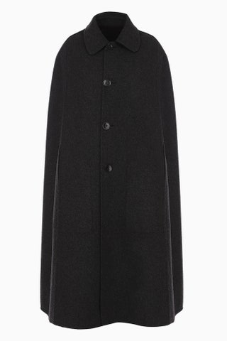 Bottega Veneta 220500 рублей tsum.ru.