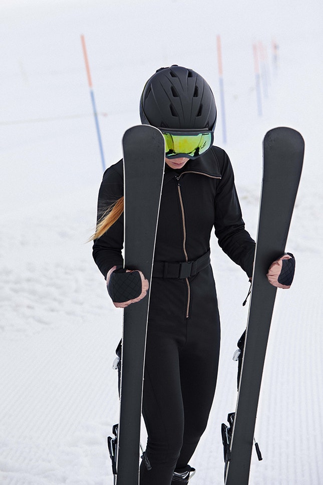 Oysho фото спортивной одежды из лыжной коллекции