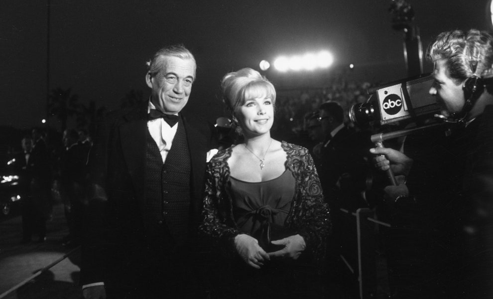 Джон Хьюстон и Стелла Стивенс на 36й церемонии вручения премии «Оскар» 1964 год