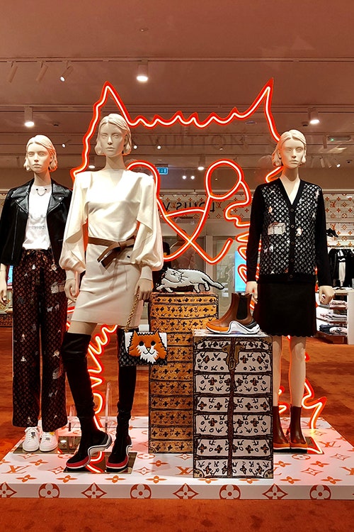Louis Vuitton x Grace Coddington попап магазин в ЦУМе  фото с открытия
