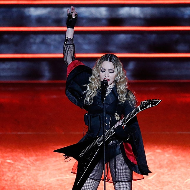 Почему Мадонна &- королева эпатажа всех времен
