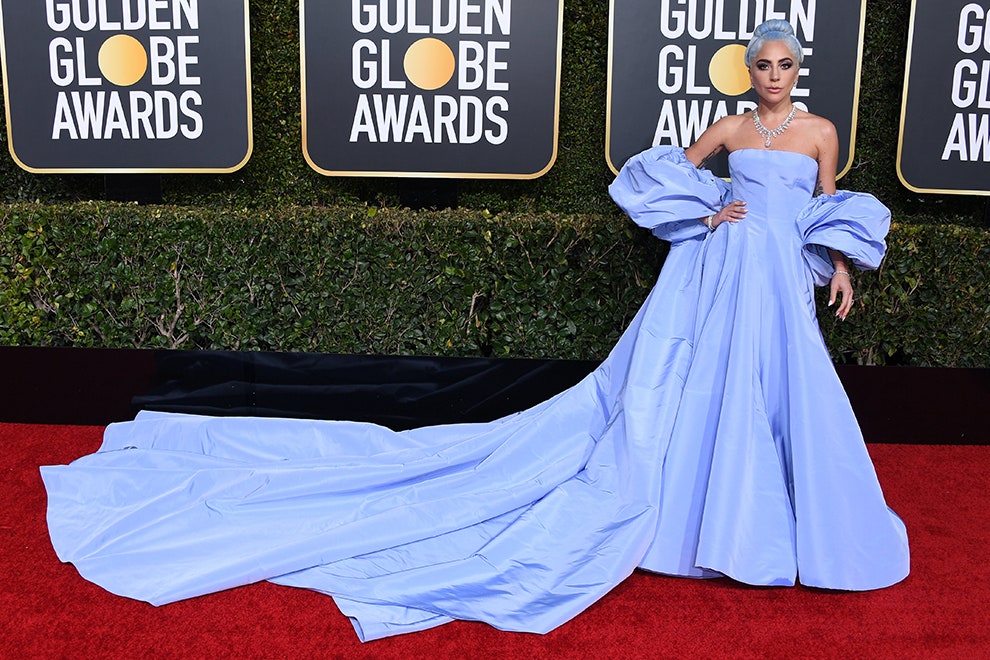 Какой цвет выбрали для платья Леди Гаги на «Золотом глобусе — 2019»?