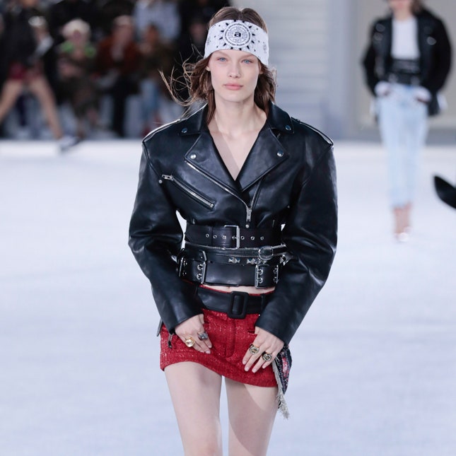 Как байкерская куртка стала модной классикой