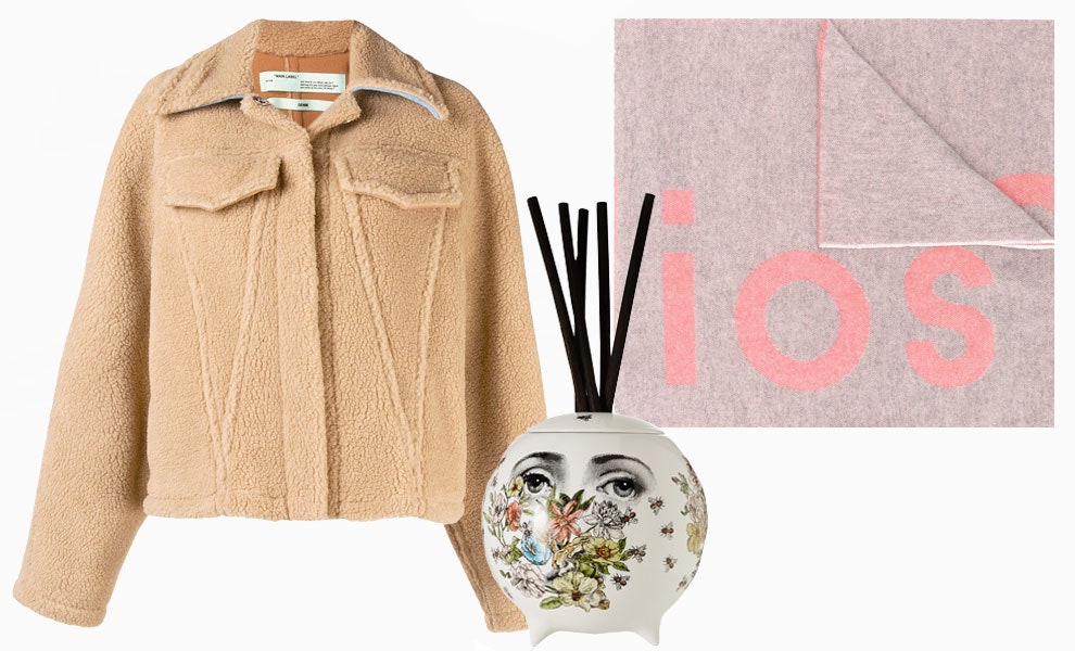 Куртка OffWhite 63970 рублей farfetch.com диффузор Fornasetti Flora Diffusing Sphere 33100 рублей netaporter.com шарф...