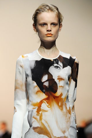 Коллекция Richard Nicoll осеньзима 2009 созданная совместно сnbspЛиндер Стерлинг.