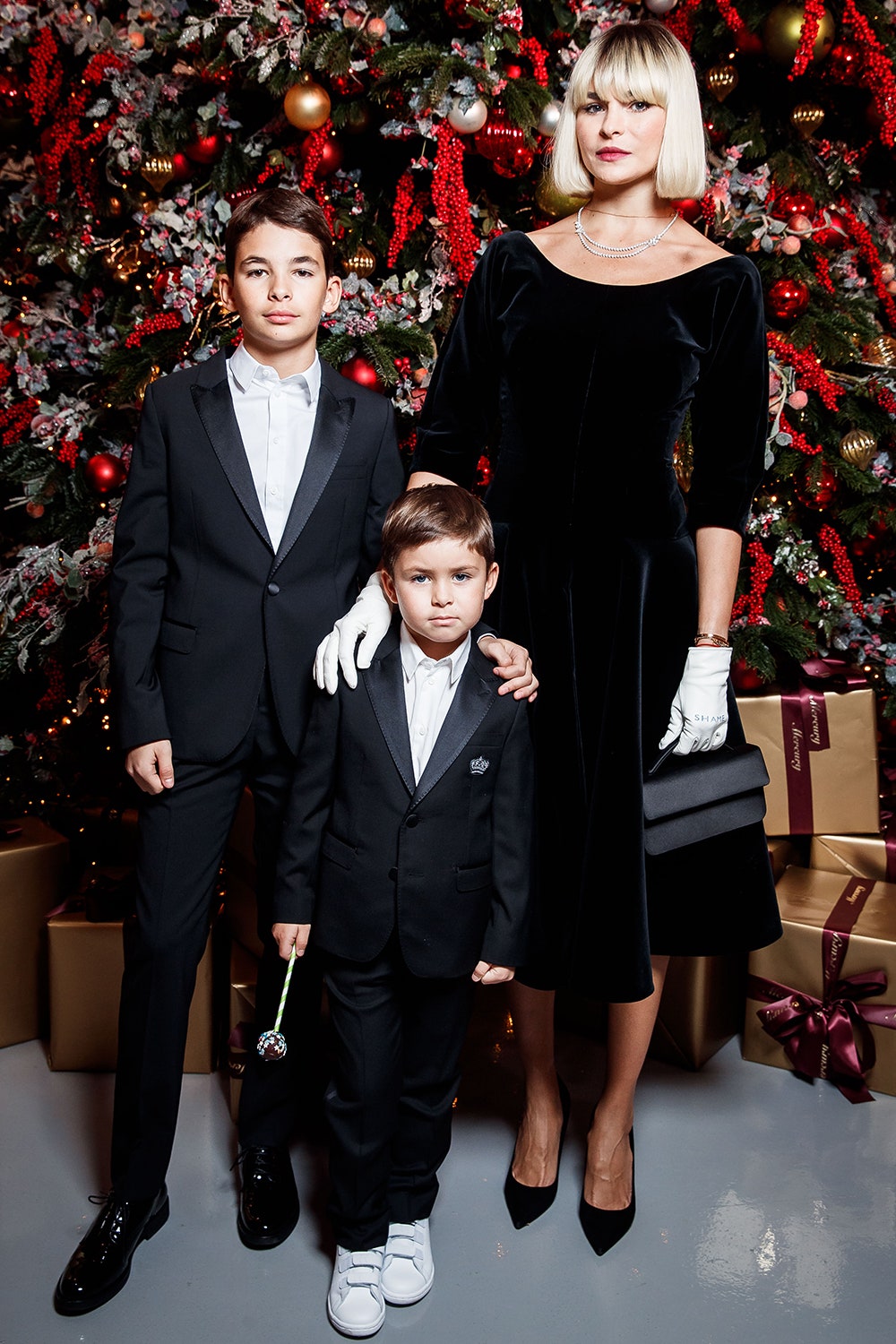 Фото знаменитостей с детьми на елке Tatler в Доме Спиридонова