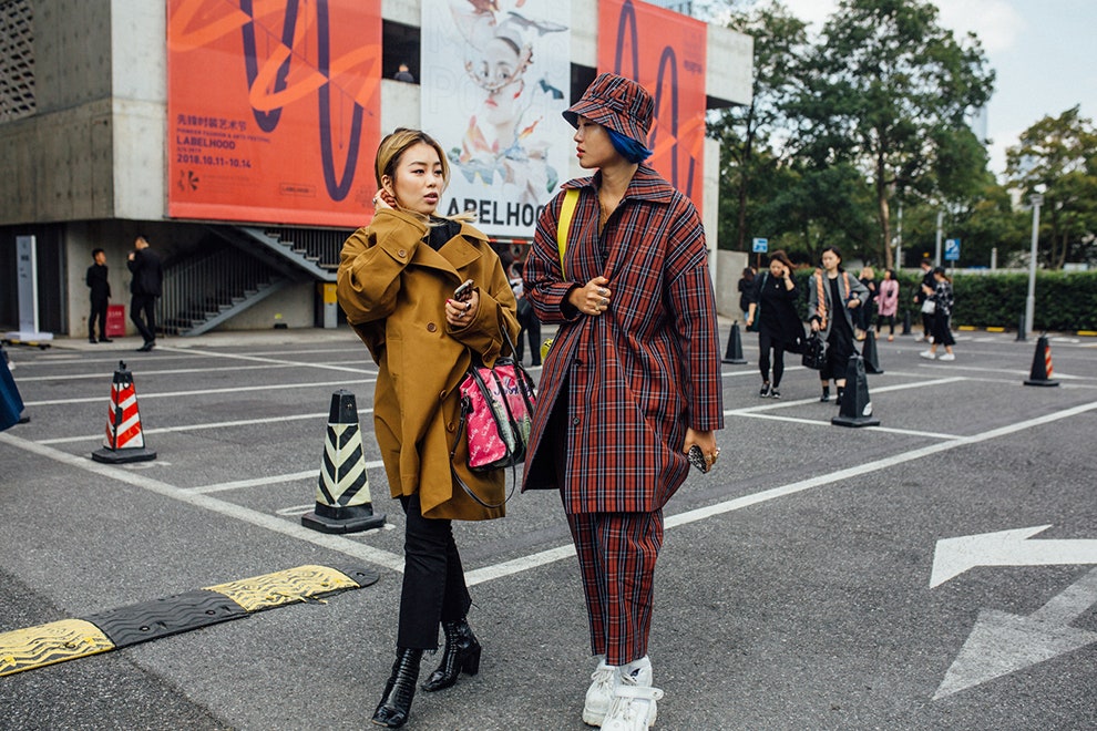 Уличный стиль фото образов с Неделе моды в Шанхае 2018