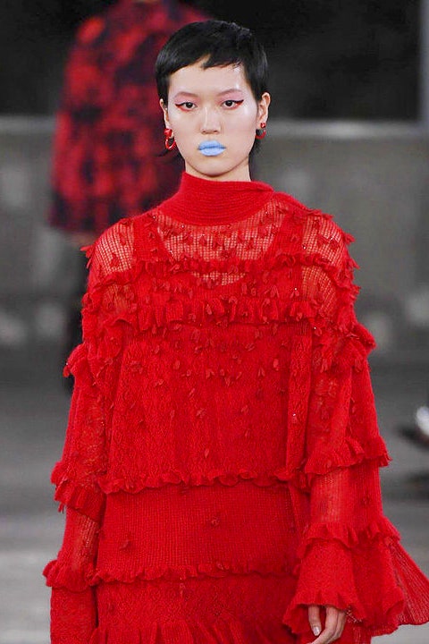 Модный макияж фото тенденций на показе Valentino prefall 2019