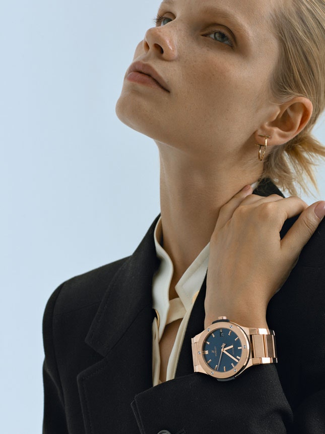 Модные женские часы фото аксессуаров для офиса