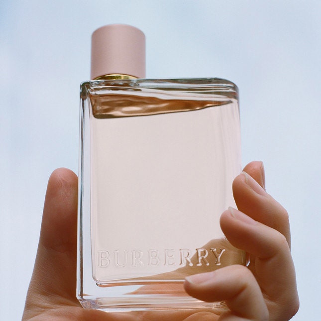 Burberry perfume 2025 her vogue