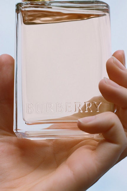Burberry фото и обзор аромата Her и рекламная кампания с Карой Делевинь