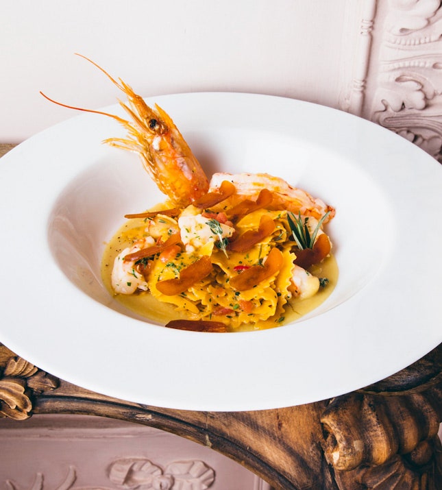 Блюда итальянской кухни с морепродуктами меню ресторана Batler в Москве