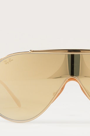 Солнцезащитные очки RayBan с позолотой появятся в «Цветном»