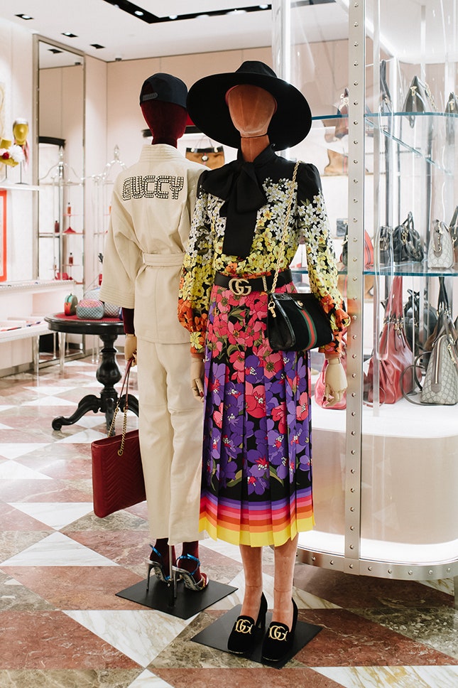 Gucci на Vogue FNO 2018 инсталляция из сумок коллекции осеньзима