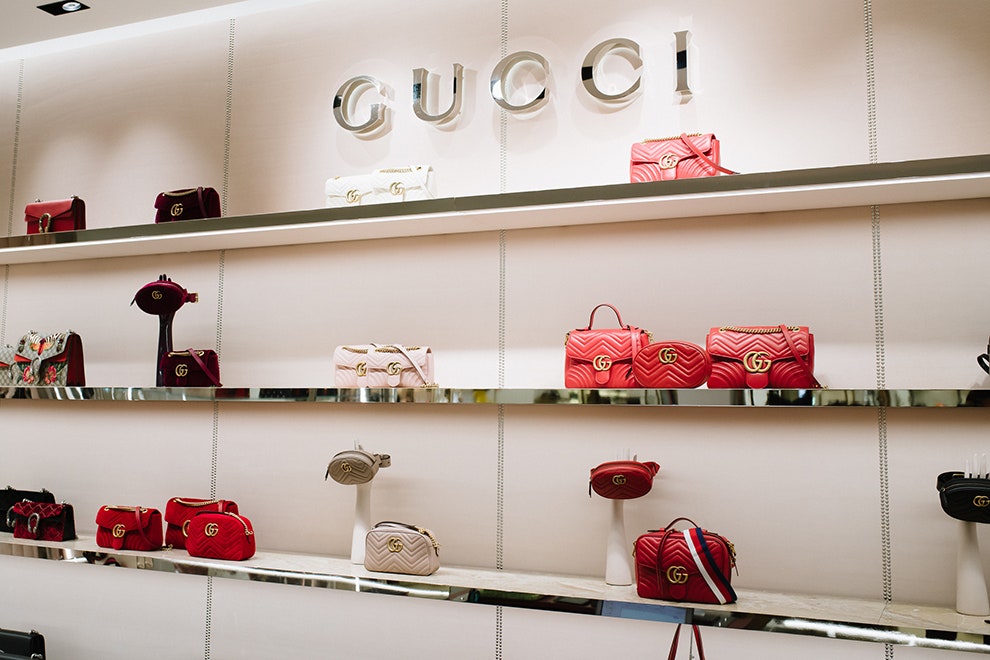 Gucci на Vogue FNO 2018 инсталляция из сумок коллекции осеньзима