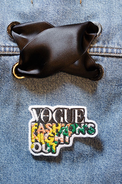 Нашивки на одежду от ДЛТ фото коллекции к юбилею Vogue FNO