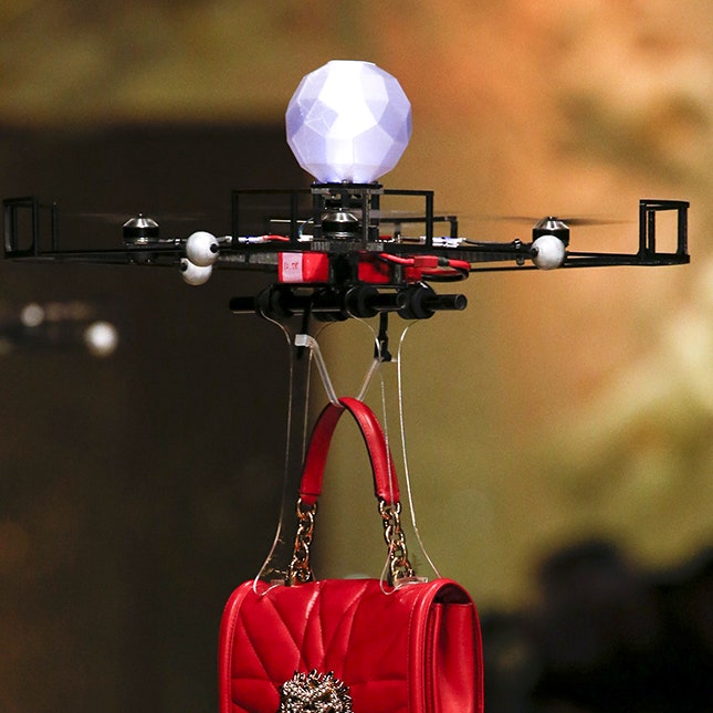 «Летающие» сумки Dolce & Gabbana можно будет купить в ЦУМе